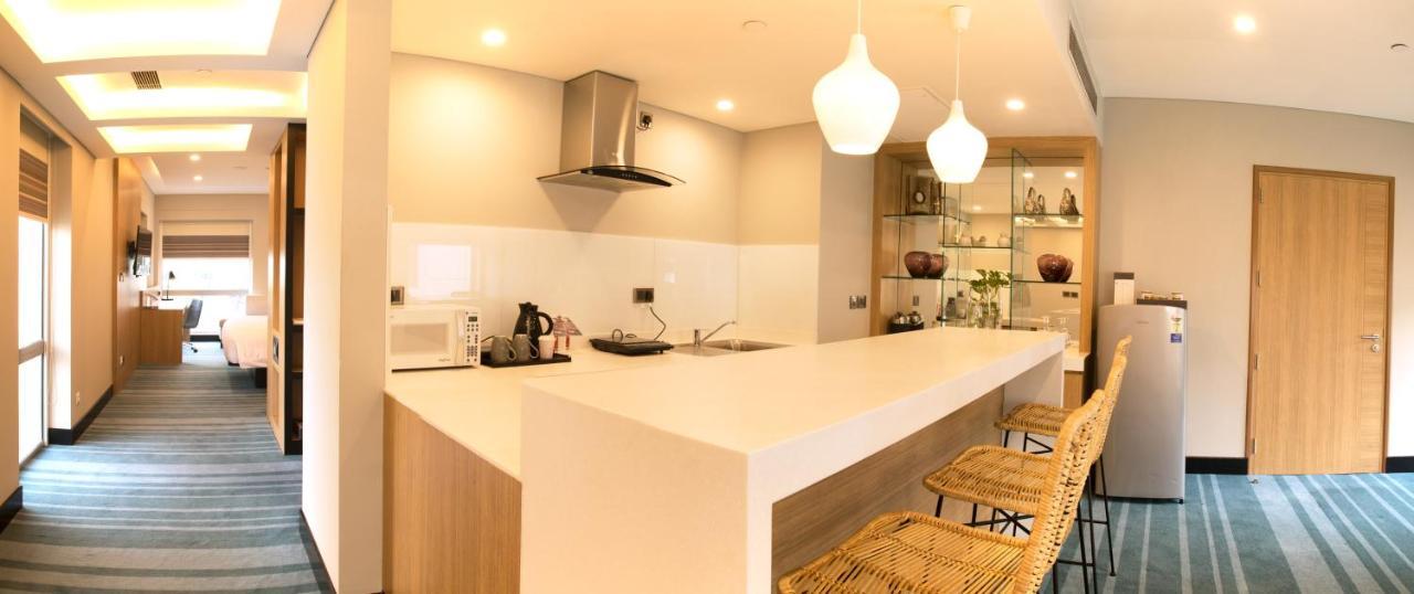 Aloft New Delhi Aerocity Εξωτερικό φωτογραφία A modern kitchen