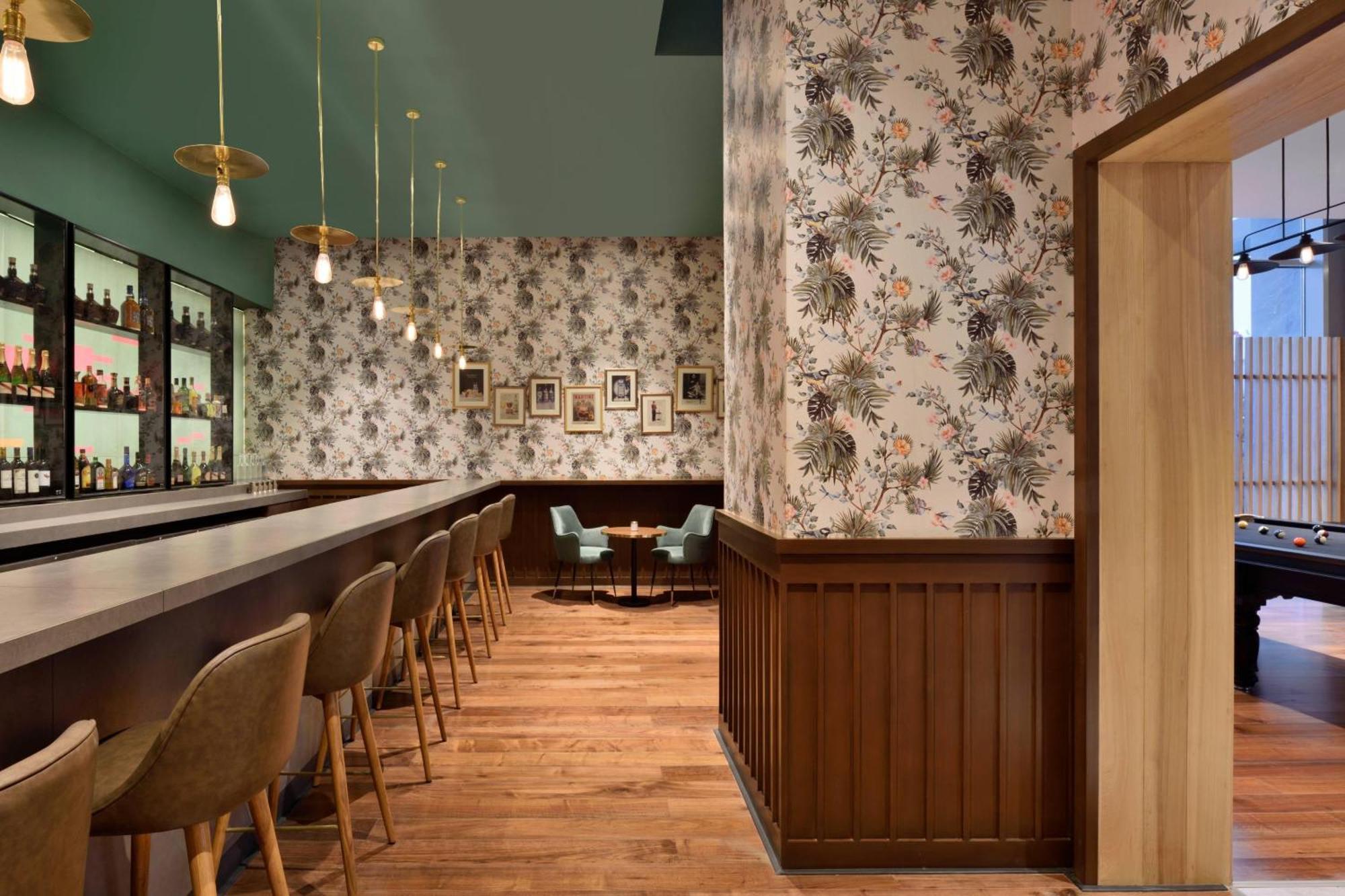 Aloft New Delhi Aerocity Εξωτερικό φωτογραφία The bar at the hotel